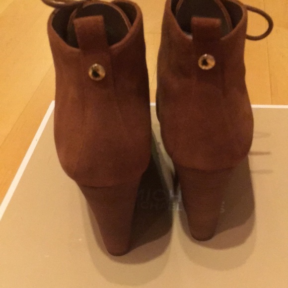 Michael Kors brown suede ankle boot - Picture 3 of 4